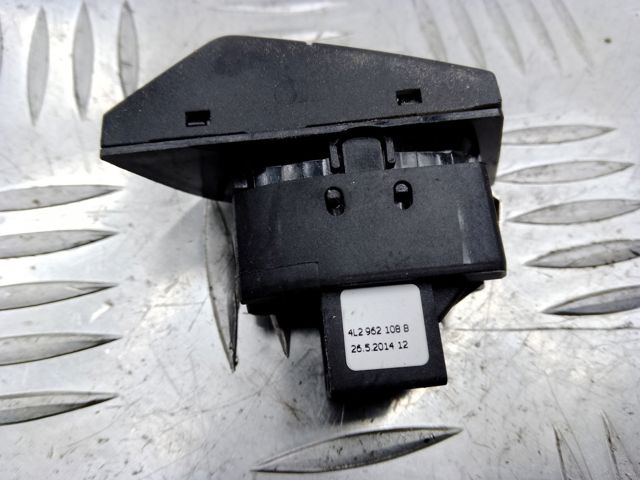 Кнопка центрального замка 4L2962108B5PR VAG