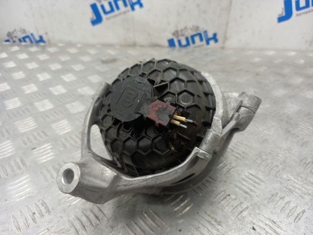 Права опора двигуна 4M0199372B VAG
