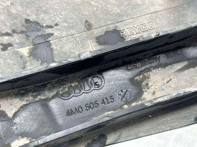 Захист заднього нижнього важеля 4M0505415B VAG
