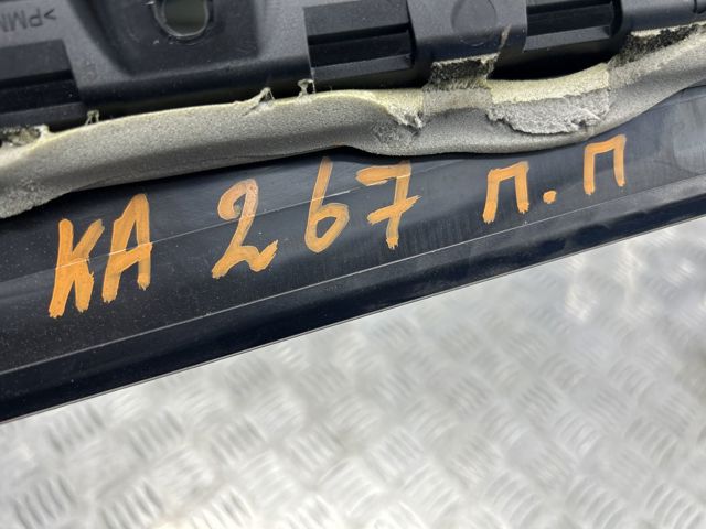 Накладка передніх дверей, правої, вертикальної 4M0837902 VAG