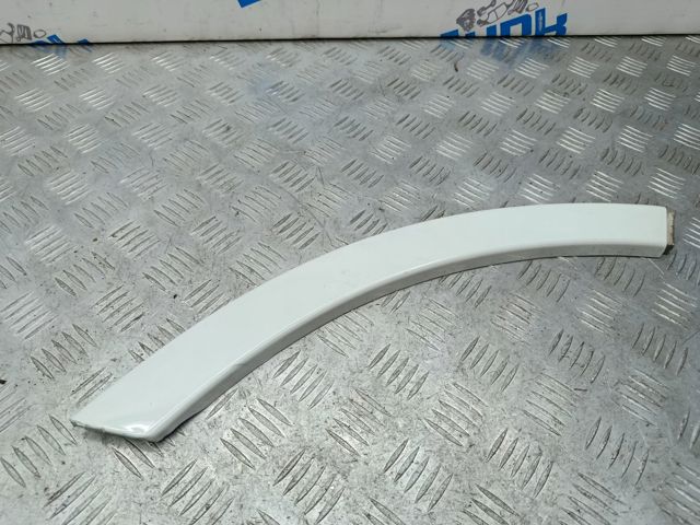 Розширювач задньої арки колеса, правий 4M0854820AGRU VAG