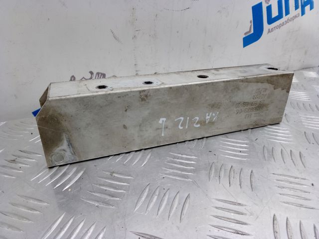 Підсилювач бампера переднього 51117158873 BMW