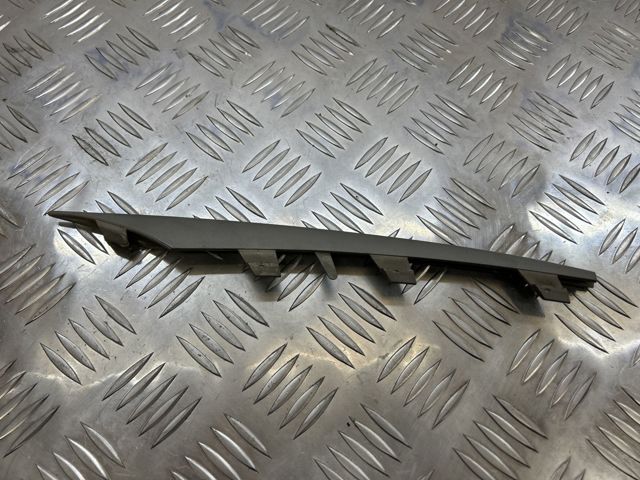 Молдинг решітки переднього бампера, правий 51117222848 BMW