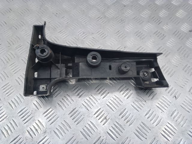 Лівий кронштейн заднього бампера 51127158441 BMW