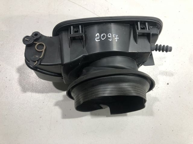 Заливна горловина бензобака 51177160631 BMW