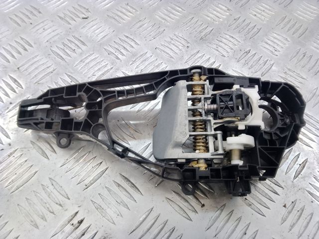 Тримач зовнішньої ручки дверей, передньої правої 51217377242 BMW