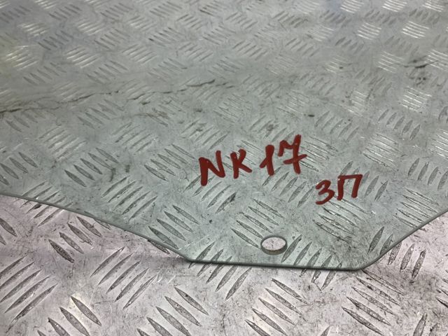 Вікно задніх дверей 51347060268 BMW
