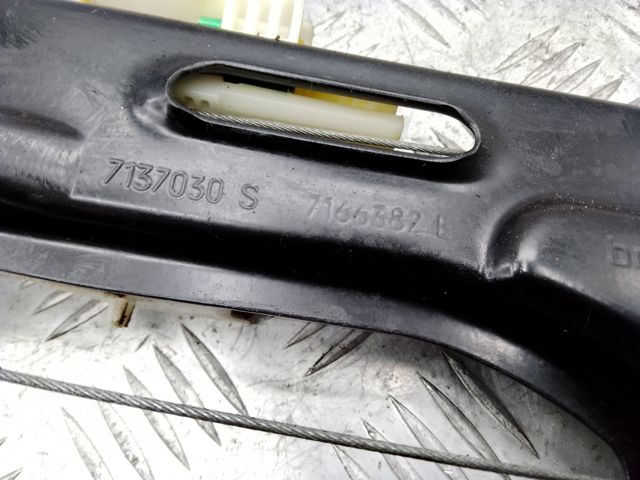 Механізм стеклопод'емника двері задньої, правої 51357166382 BMW