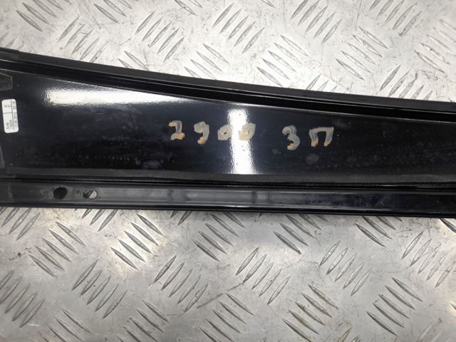 Накладка задньої двері, лівої, вертикальна 51357185233 BMW