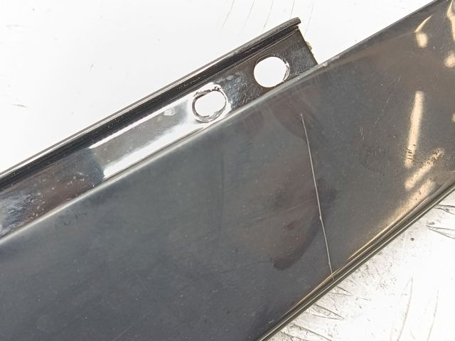 Накладка задньої двері, правої, вертикальна 51357185234 BMW
