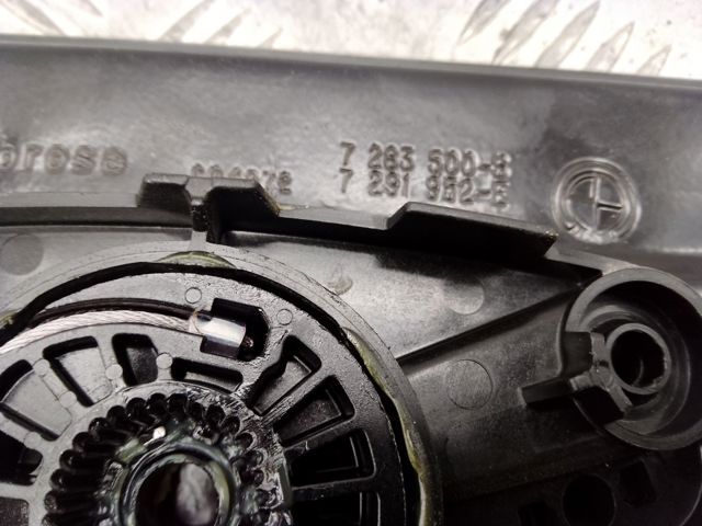 Склопідйомник задніх правих дверей 51357291952 BMW