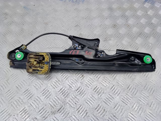 Склопідйомник задніх правих дверей 51357355640 BMW
