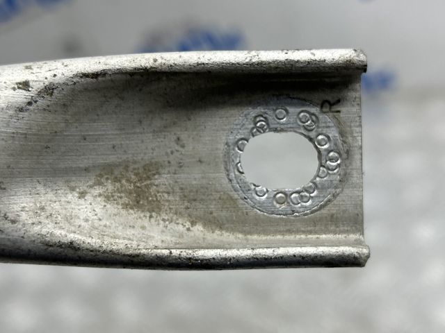Розпірка передніх стійок підвіски, права 51717180316 BMW