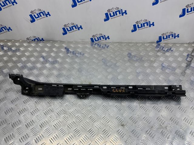 Кронштейн зовнішньої накладки порога правого 51777204022 BMW