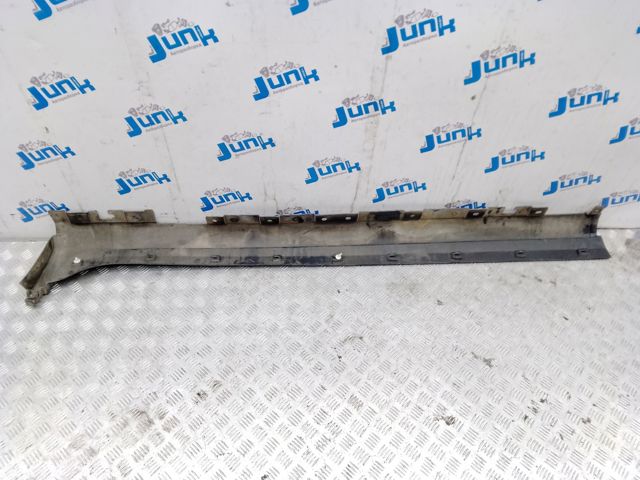 Накладка на поріг права 51777210080 BMW