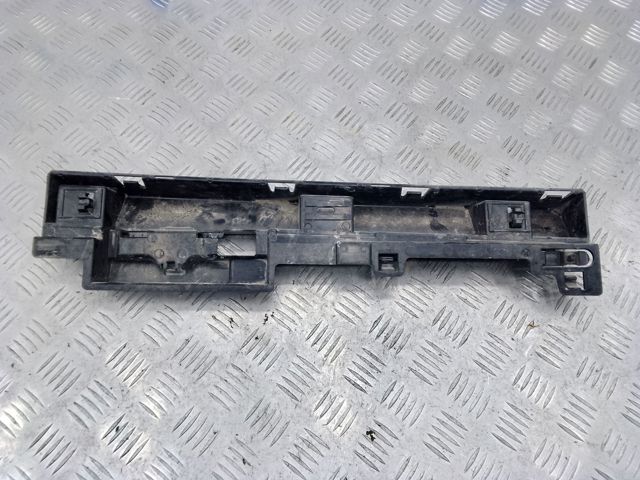 Опора порога (кріплення) 51777256917 BMW