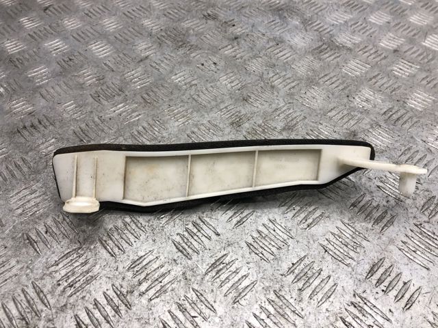 Кронштейн бампера заднього, правий 5256750030 TOYOTA