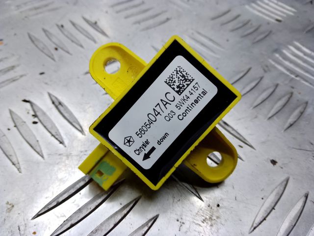 Датчик Ейрбег передній 56054047AC CHRYSLER