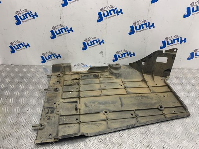Захист днища, задній правий 5762750020 TOYOTA