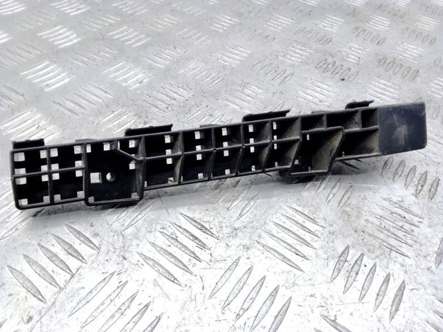 Ліве кріплення переднього бампера 57707SG030 SUBARU