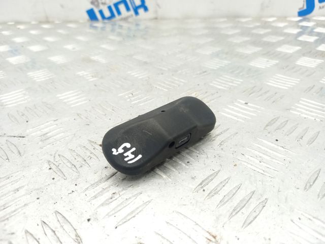 Форсунка омивача лобового скла 5G0955986 VAG