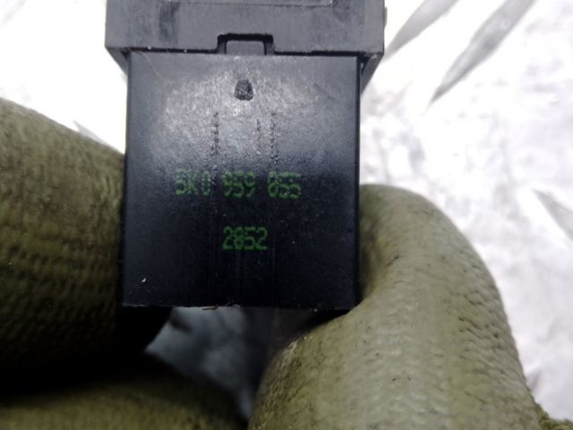 Кнопка підйомника заднього скла 5K0959855 VAG