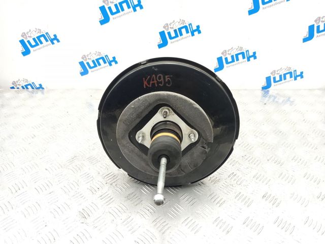Вакуумника 5N1614106B VAG