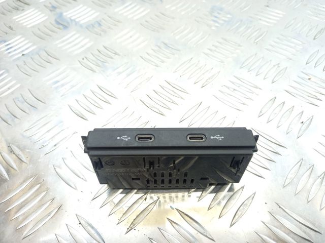 USB-розгалужувач 5NA035736 VAG