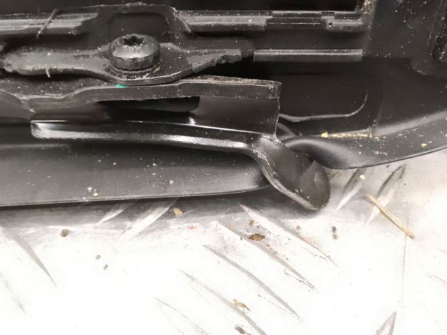 Кришка люка даху передня 5NN877055A VAG