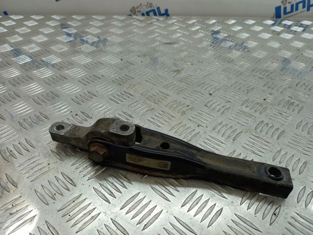 Подушка двигуна передня 5Q0199855P VAG