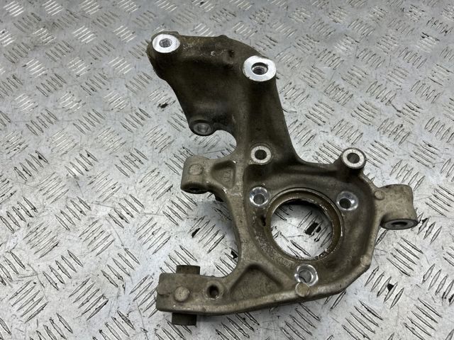 Цапфа поворотна права 5Q0505436H VAG