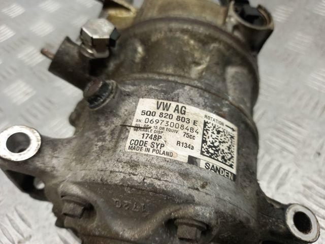 Компресор кліматичної установки 5Q0820803F VAG