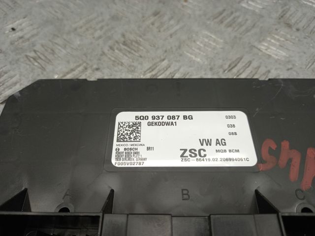 Комп'ютер бортовий 5Q0937087BH VAG