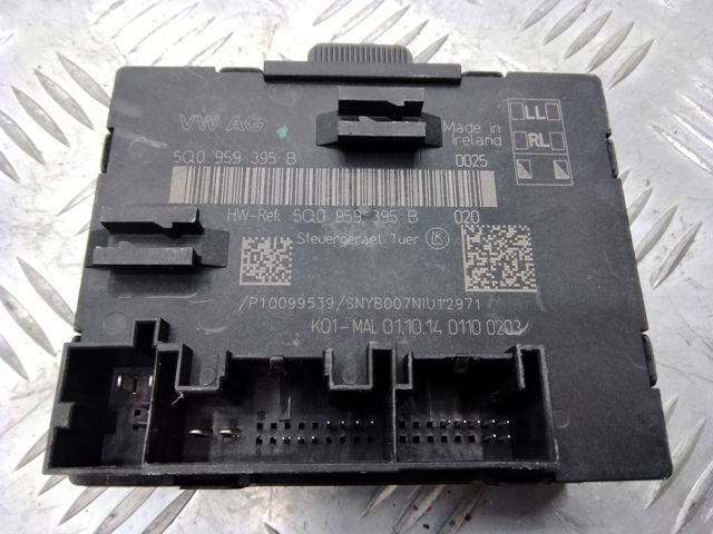 Блок комфорту задніх дверей 5Q0959595B VAG