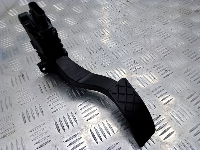 Підаль газу 5Q1723503K VAG