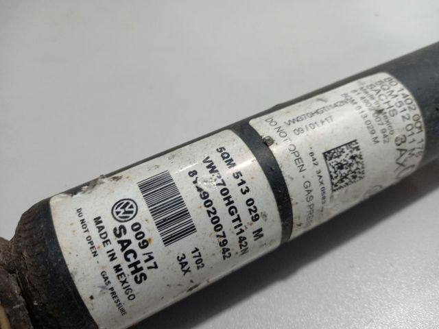 Стійка амортизатора задня 5QM513029M VAG