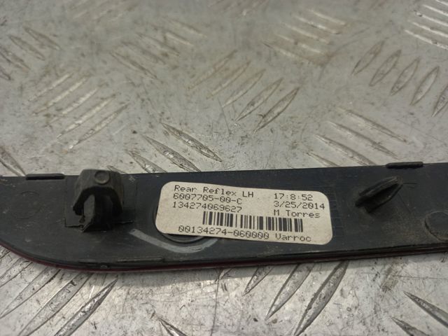 Лівий відбивач заднього бампера 600770500C TESLA