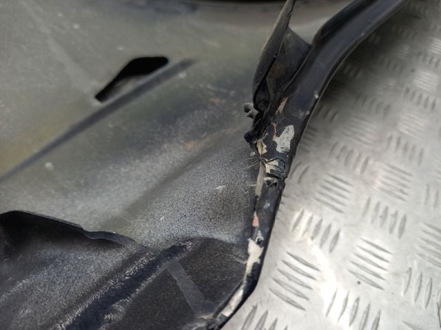 Переднє праве крило 6008027E0D TESLA