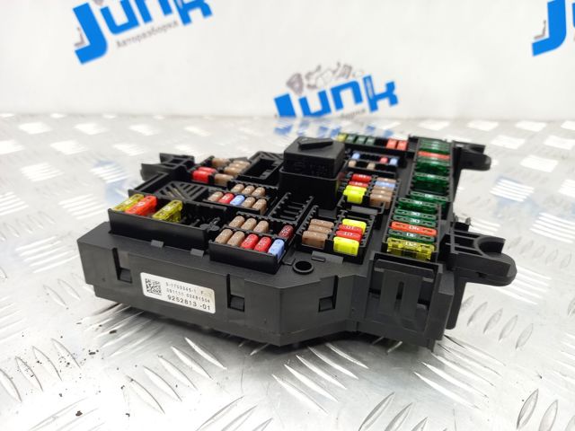 Блок запобіжників задній, салонний 61149252813 BMW
