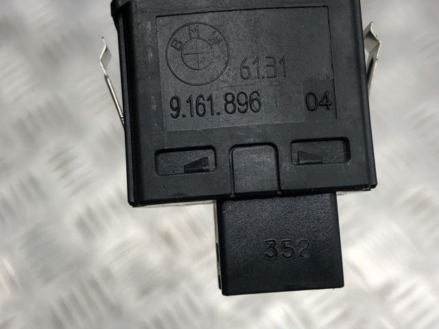 Кнопка аварійки 61319161896 BMW