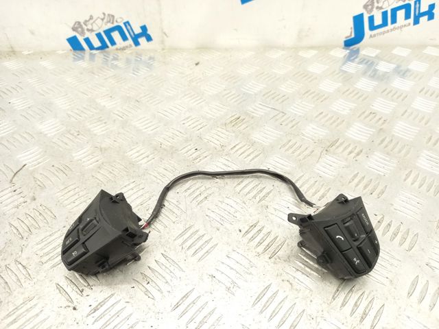 Блок кнопкових перемикачів рульового колеса 61319261861 BMW