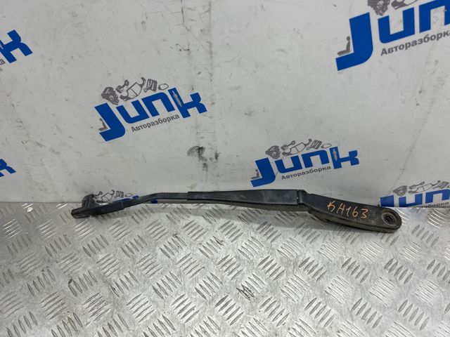 Важіль-поводок склоочисника лобового скла 61617213271 BMW