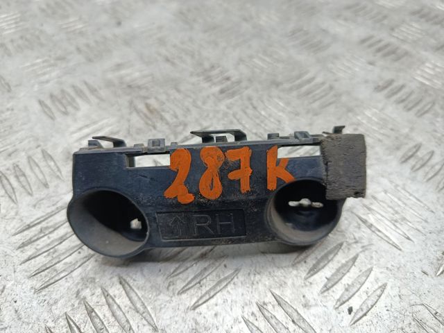Праве кріплення переднього бампера 620444GA0A NISSAN
