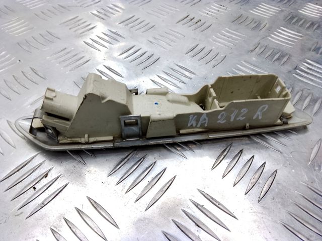 Повторювач повороту на крилі, правий 63137154168 BMW