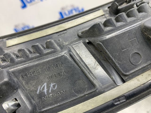 Накладка переднього лівого крила 638251CA0A NISSAN