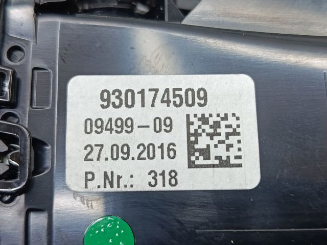 Решітка вентиляції салону в підлокітнику, задня 64229301745 BMW