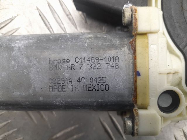 Мотор склопідйомника дверей передніх, правих 67627322748 BMW