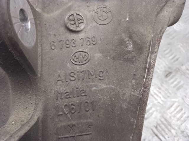 Цапфа - поворотний кулак задній, лівий 6793769 BMW