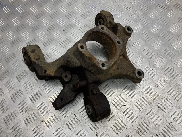 Цапфа поворотна права 68083244AB CHRYSLER