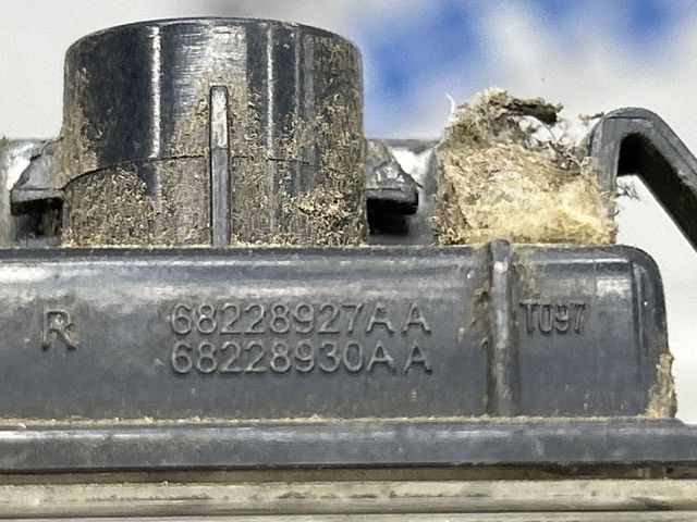 Ліхтар підсвічування заднього номерного знака 68228927AA CHRYSLER